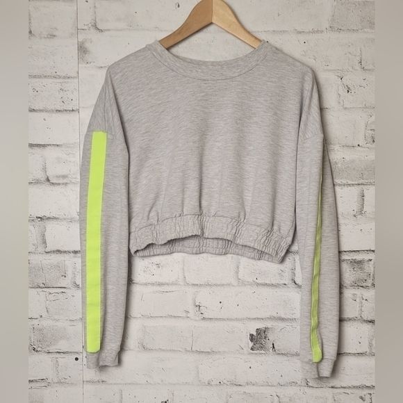 ASOS DESIGN Cropped Sweatshirt - Picture 4 of 7